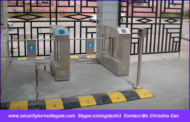 आउटडोर स्विंग बैरियर गेट 220V बाधा / RFID का उपयोग नियंत्रण घूमने वाला दरवाज़ा